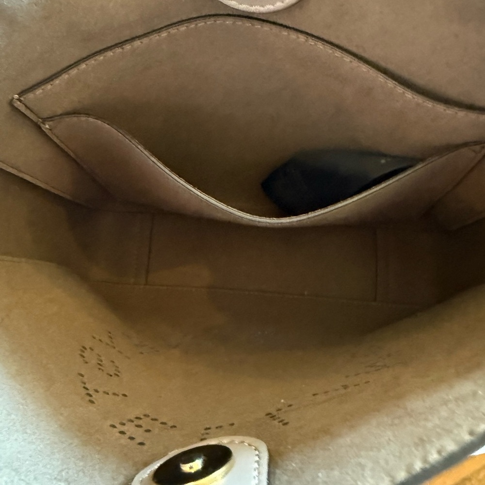 Stella McCartney Beige Shoulder Bag with Black Strap - Picture 11 of 14